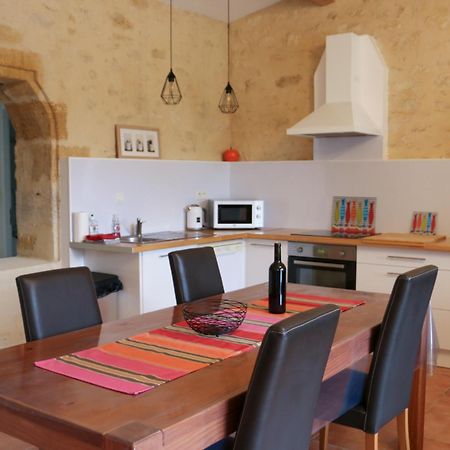 La Vigneraie De Laura: Gite Entre Vignes Et Chenes Sainte-Colombe  Exteriör bild